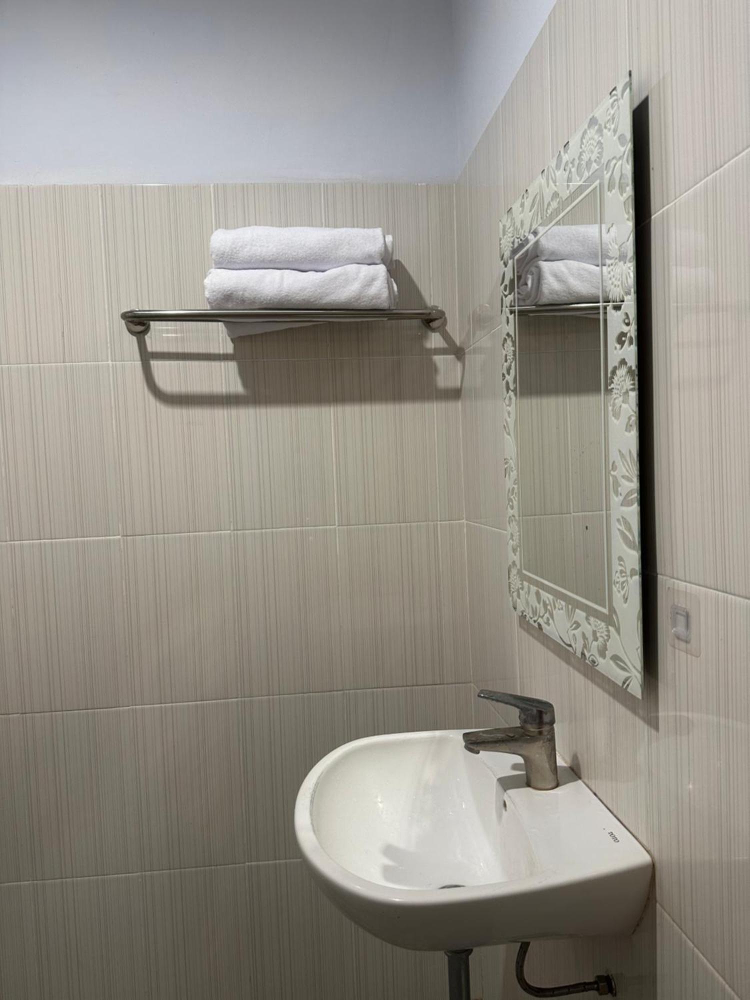 New Mekar Jaya Hotel 레기안 외부 사진